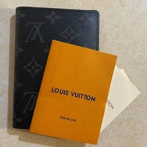 Louis Vuitton Passport Cover 100% Authentic